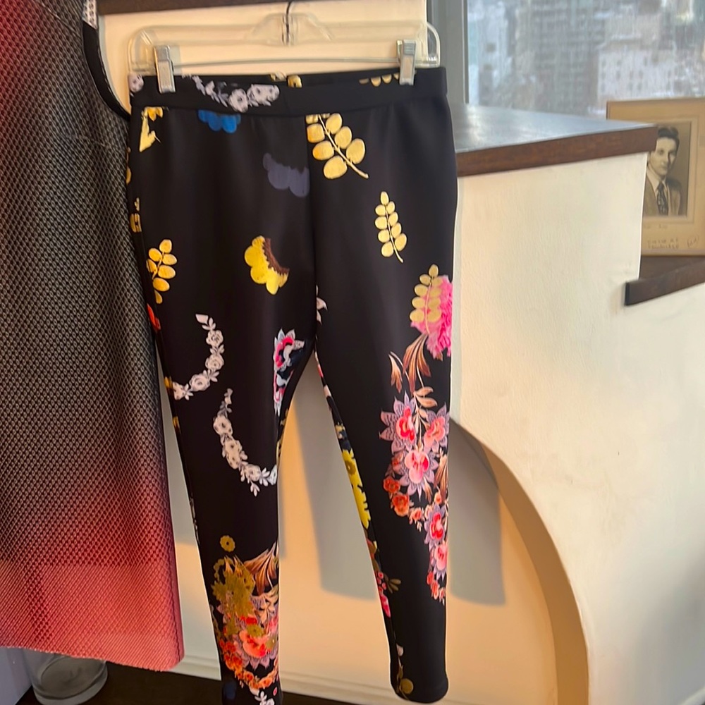 Cynthia Rowley size 8 clamdigger pant.